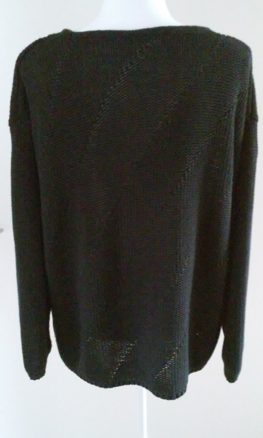 schwarzer Pulli langärmliger Pullover für kühle Sommertage Rundhalsausschnitt pflegeleicht