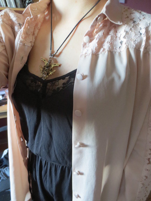 Rosa Bluse mit Spitze