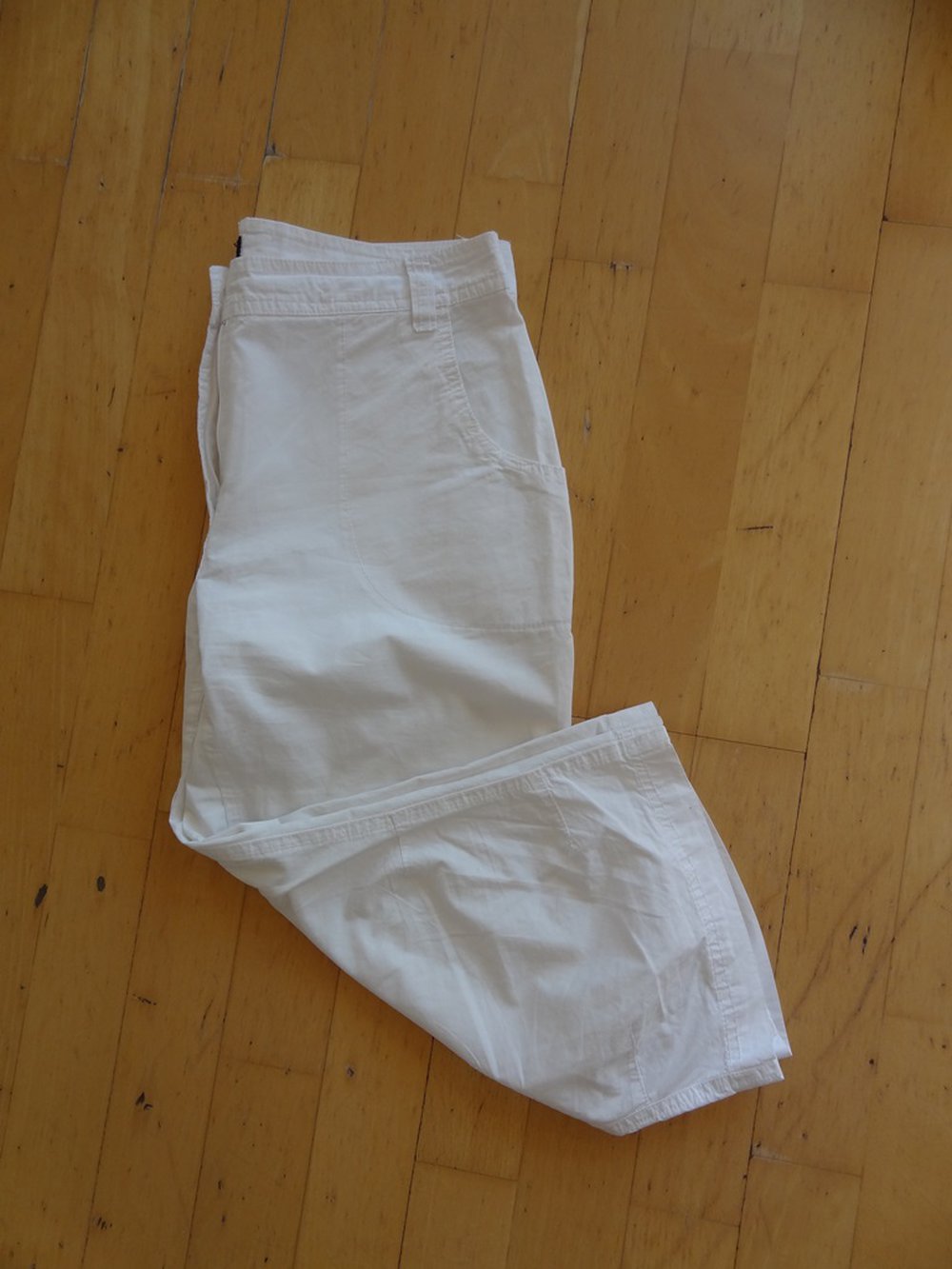 Leichte 3/4 Hose in weiß