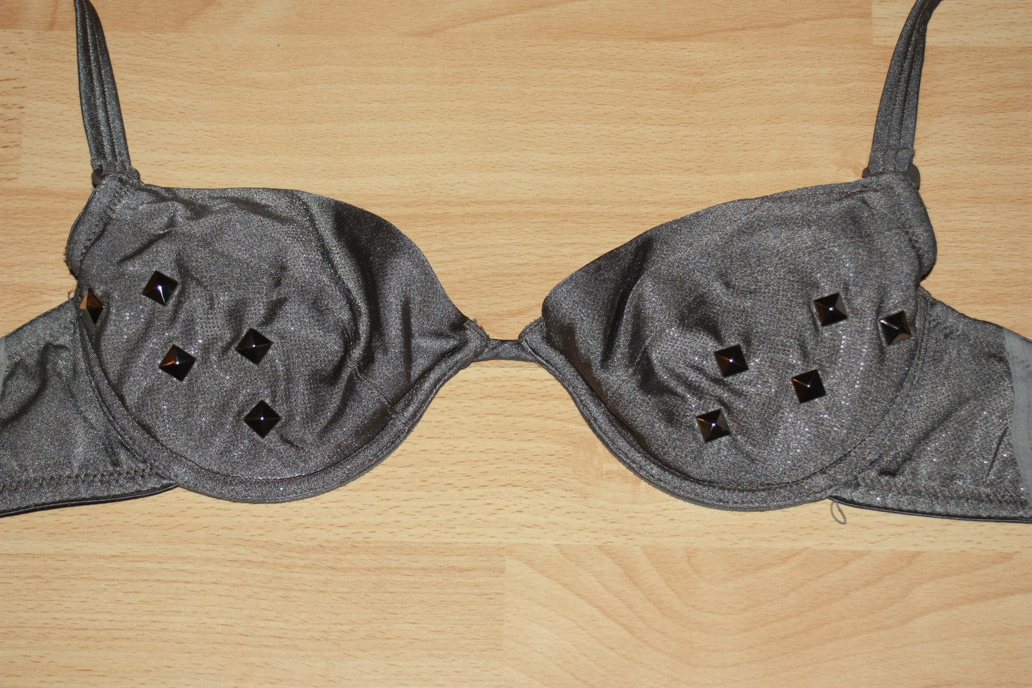 BH mit Nieten, Gr. 75B