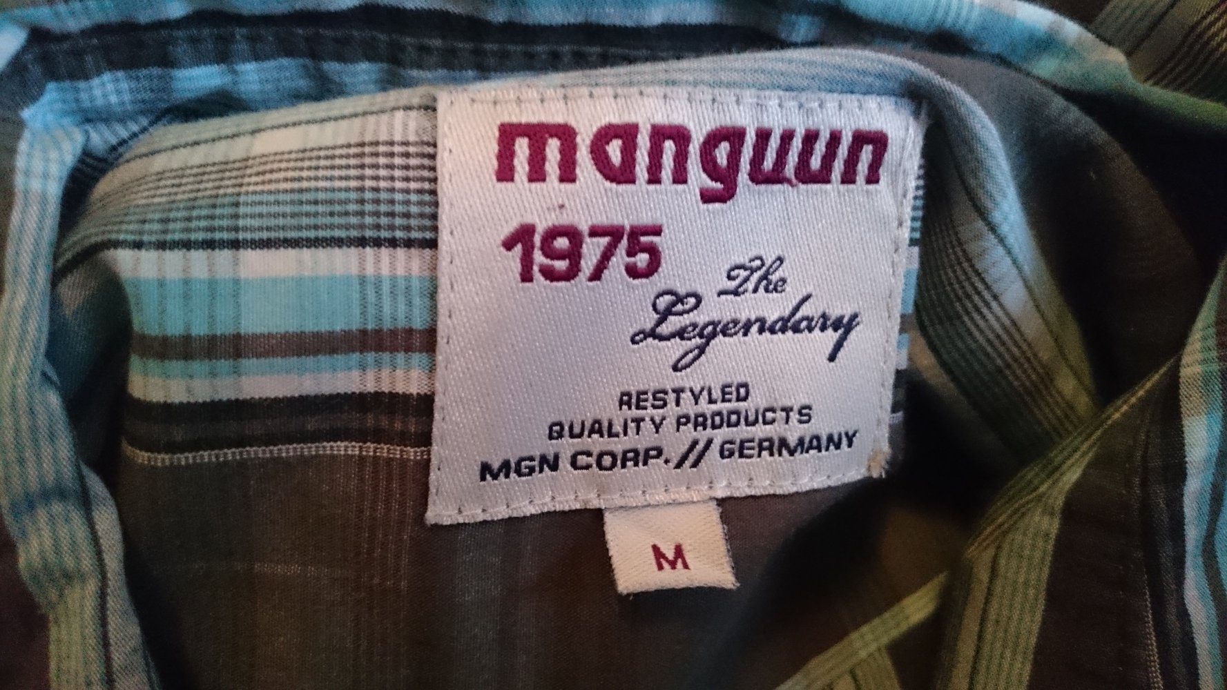 Braun-hellblau kariertes Manguun-Hemd mit kurzen Ärmeln Größe M