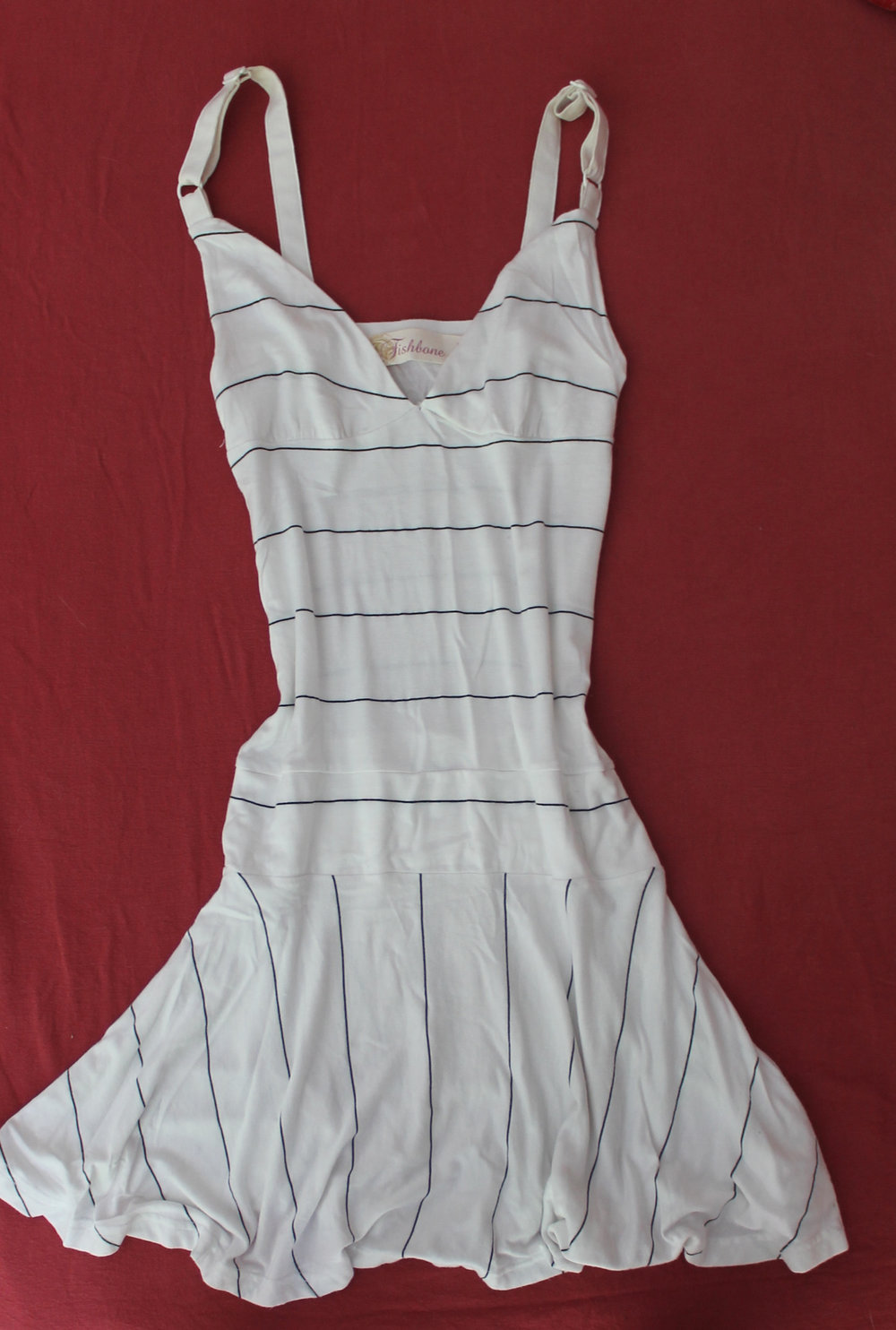 Süßes, verspieltes Kleid mit Streifen in schwarz/ weiß