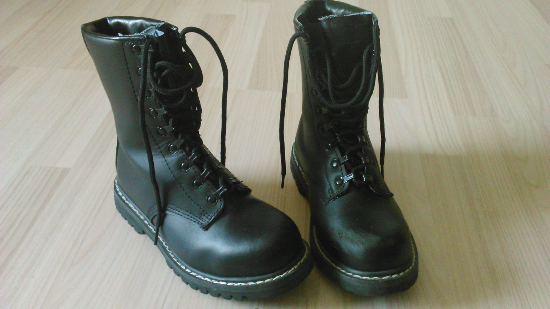 E.M.P Springerstiefel mit Stahlkappen