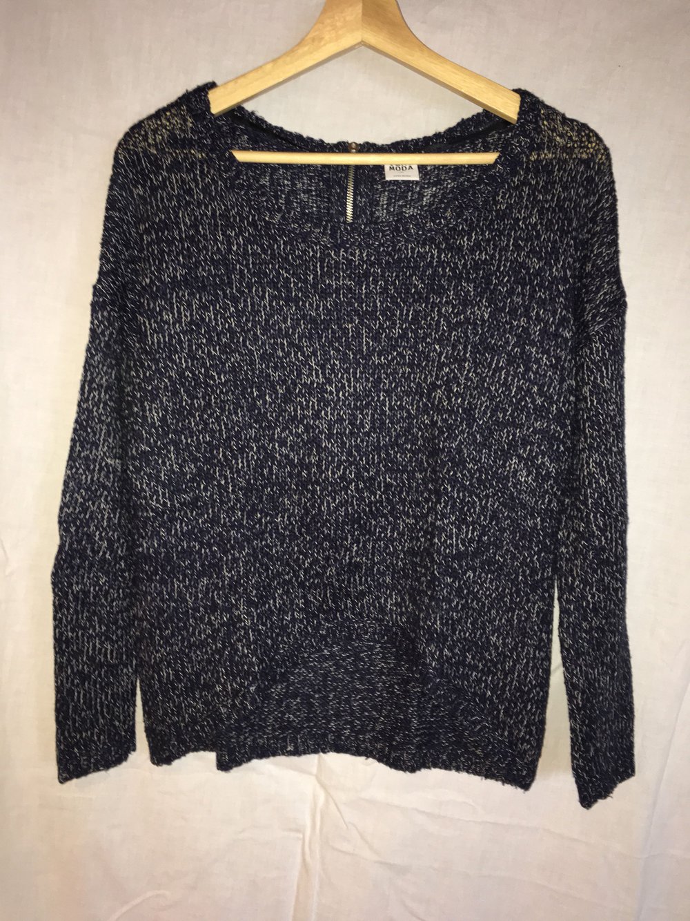 blauweißer Pullover