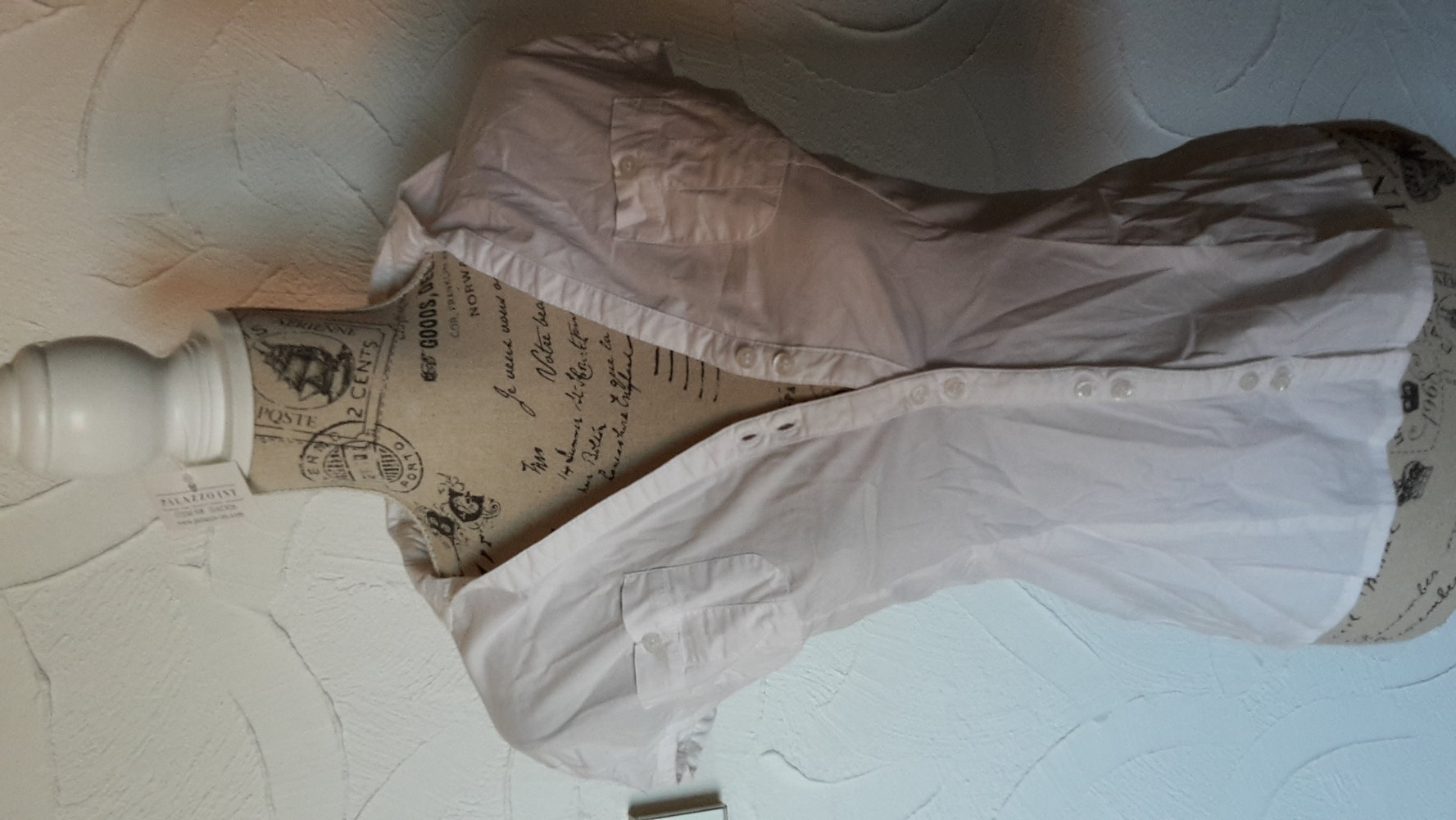 kurzärmlige weiße bluse