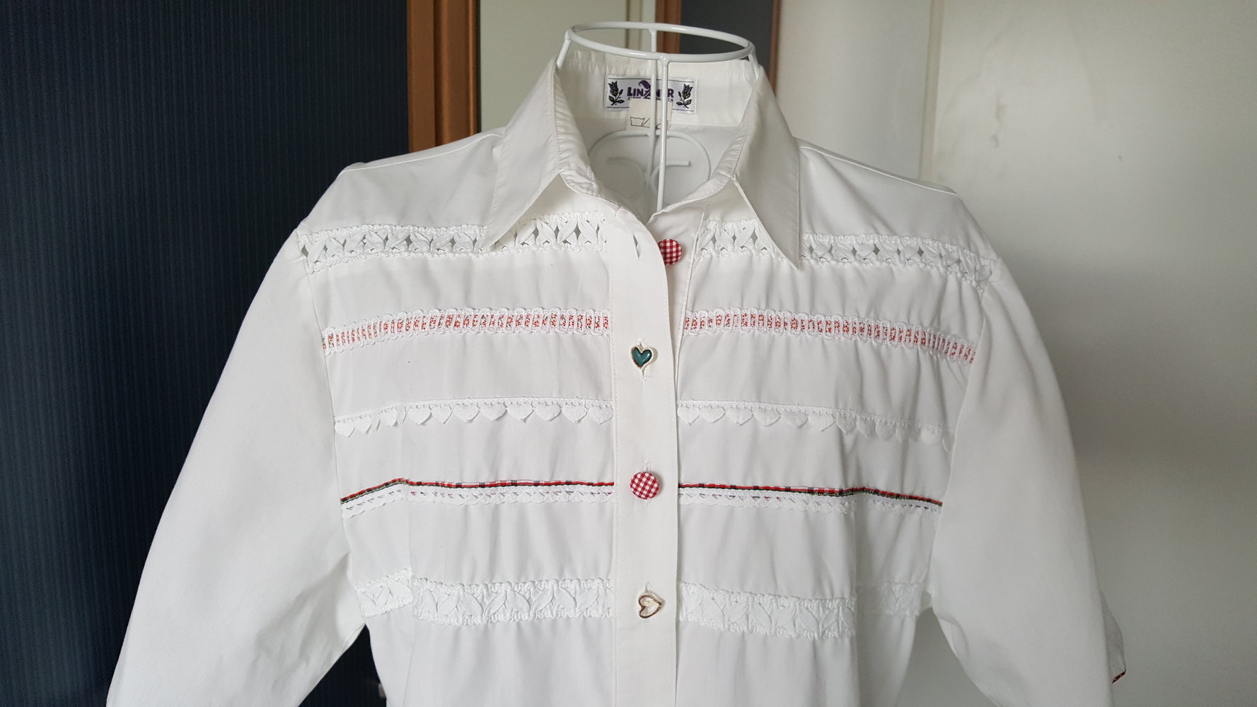 441. Festliche weiße Trachten-Bluse, Gr. 36-38