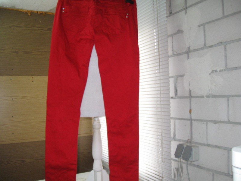 *** Auffällige Röhren Jeans ***