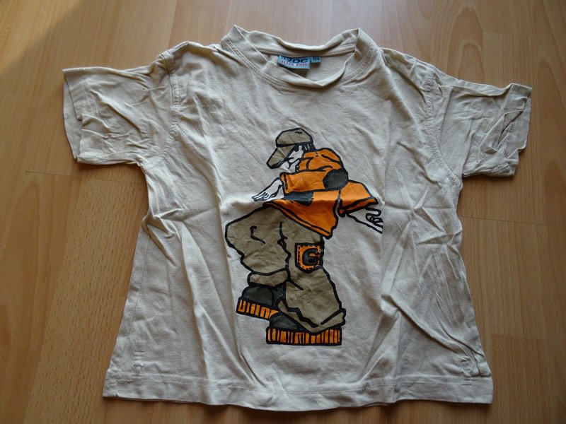 Cooles T - Shirt beige Gr. 104