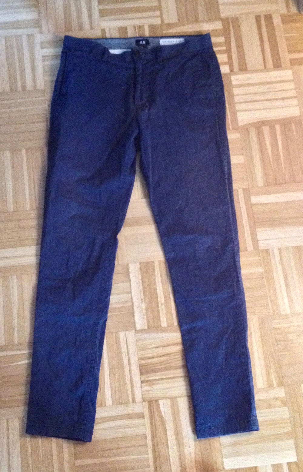 Tolle figurbetonte Stoffhose von H&M