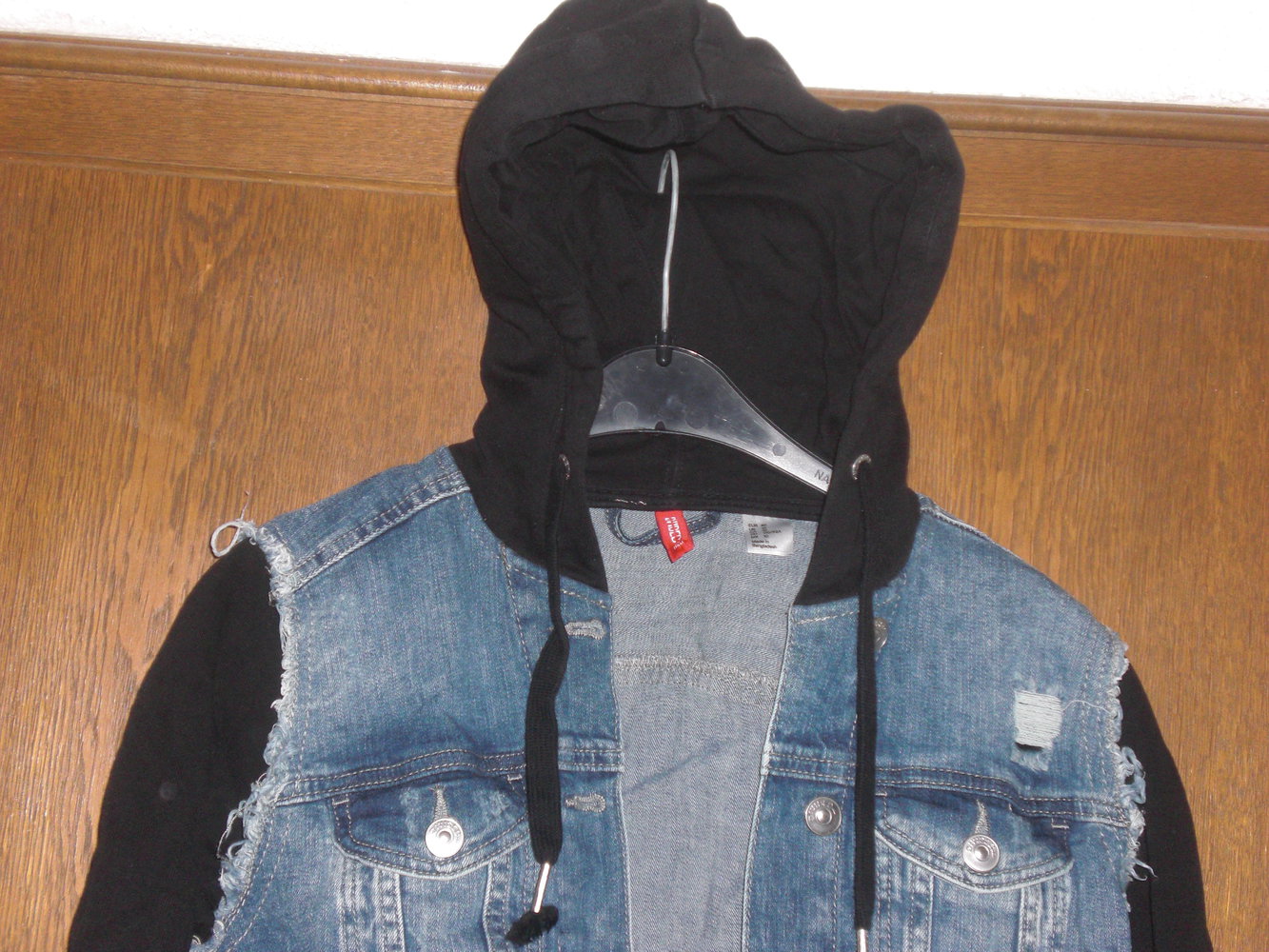 652 DIVIDED by H&M Jeansjacke mit Kapuze / Größe 40 