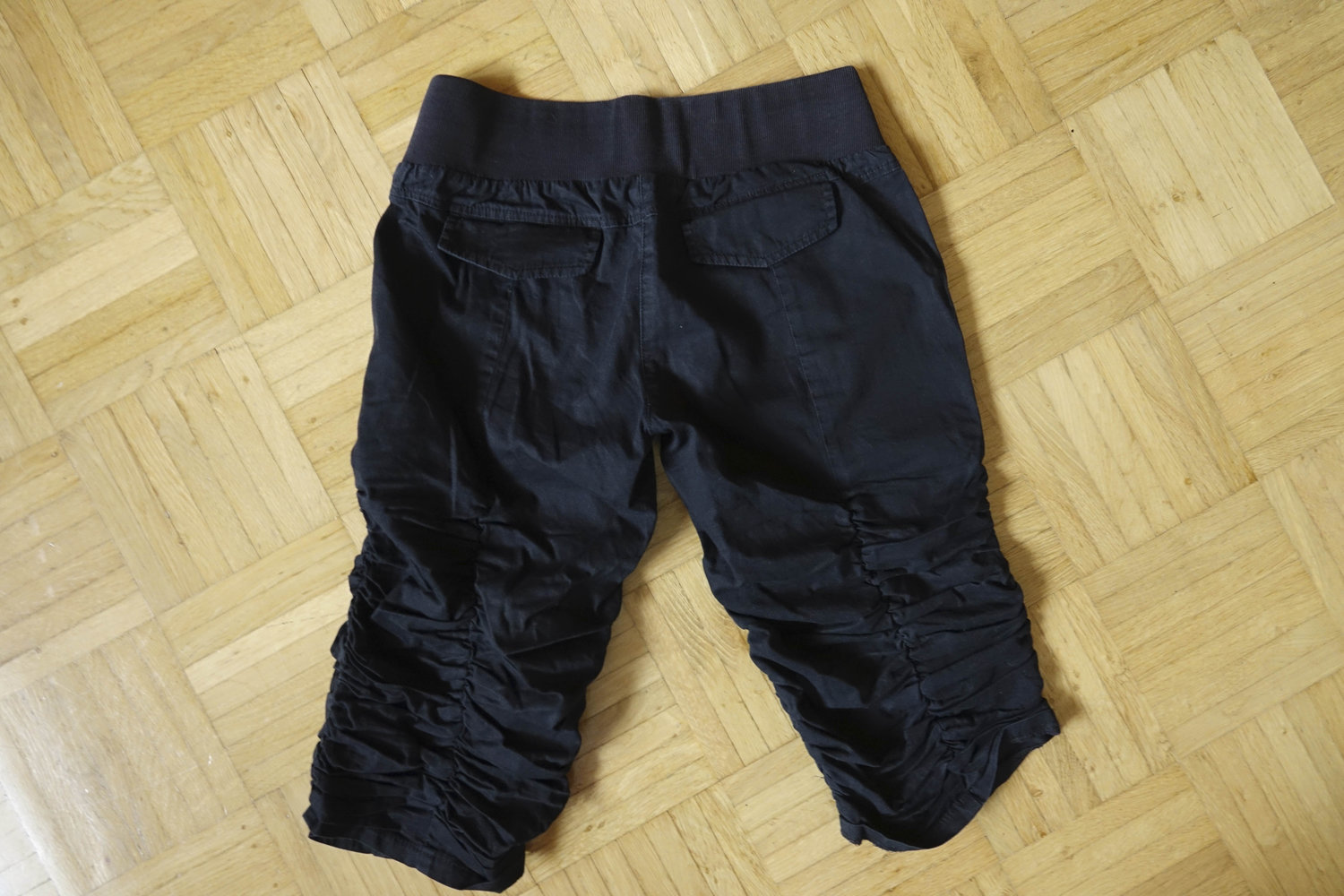 Bequeme Capri mit Riffelung