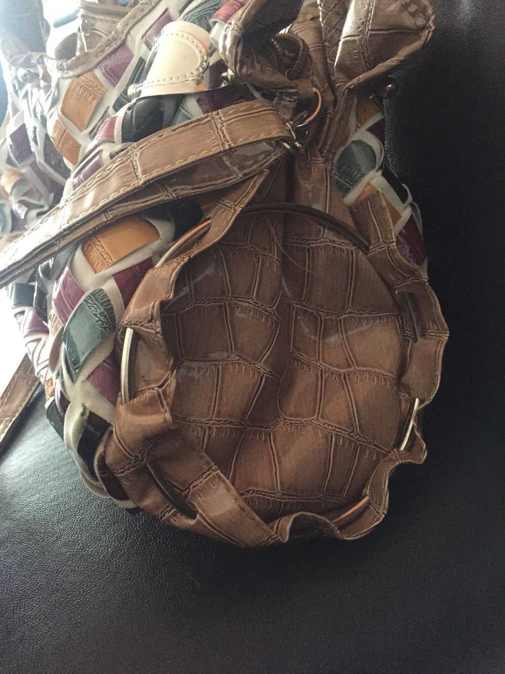 Auffällige Handtasche