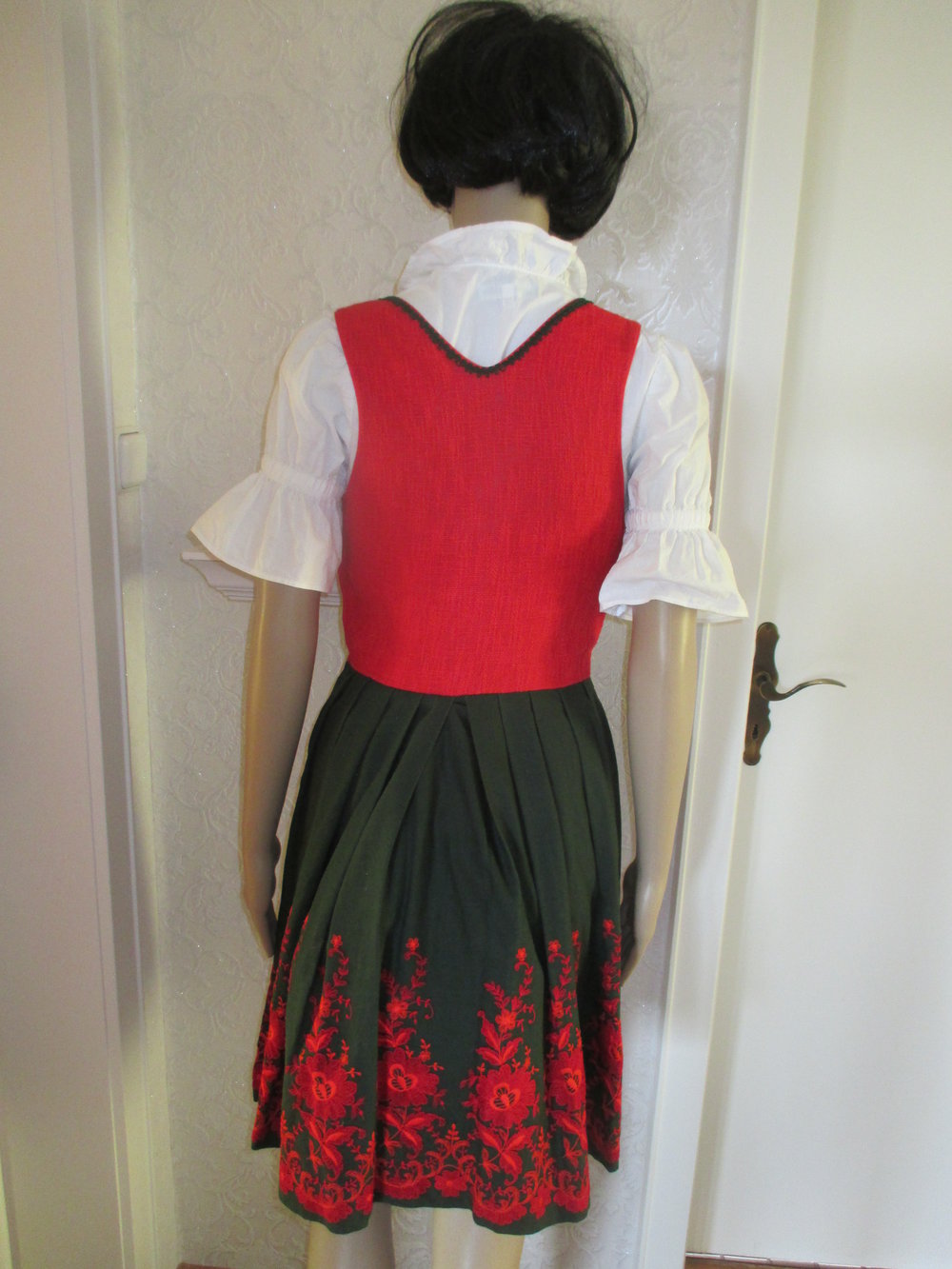 Original Granny VINTAGE * Nostalgie * Brauchtum * Folklore * Trachten * Blüten- Ranken- Stickerei * Volks * Oktoberfest * Dirndl * Kleid 