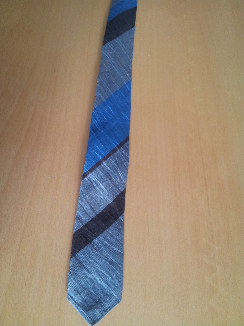 schmale Krawatte, blau, grau, braun, crashlook