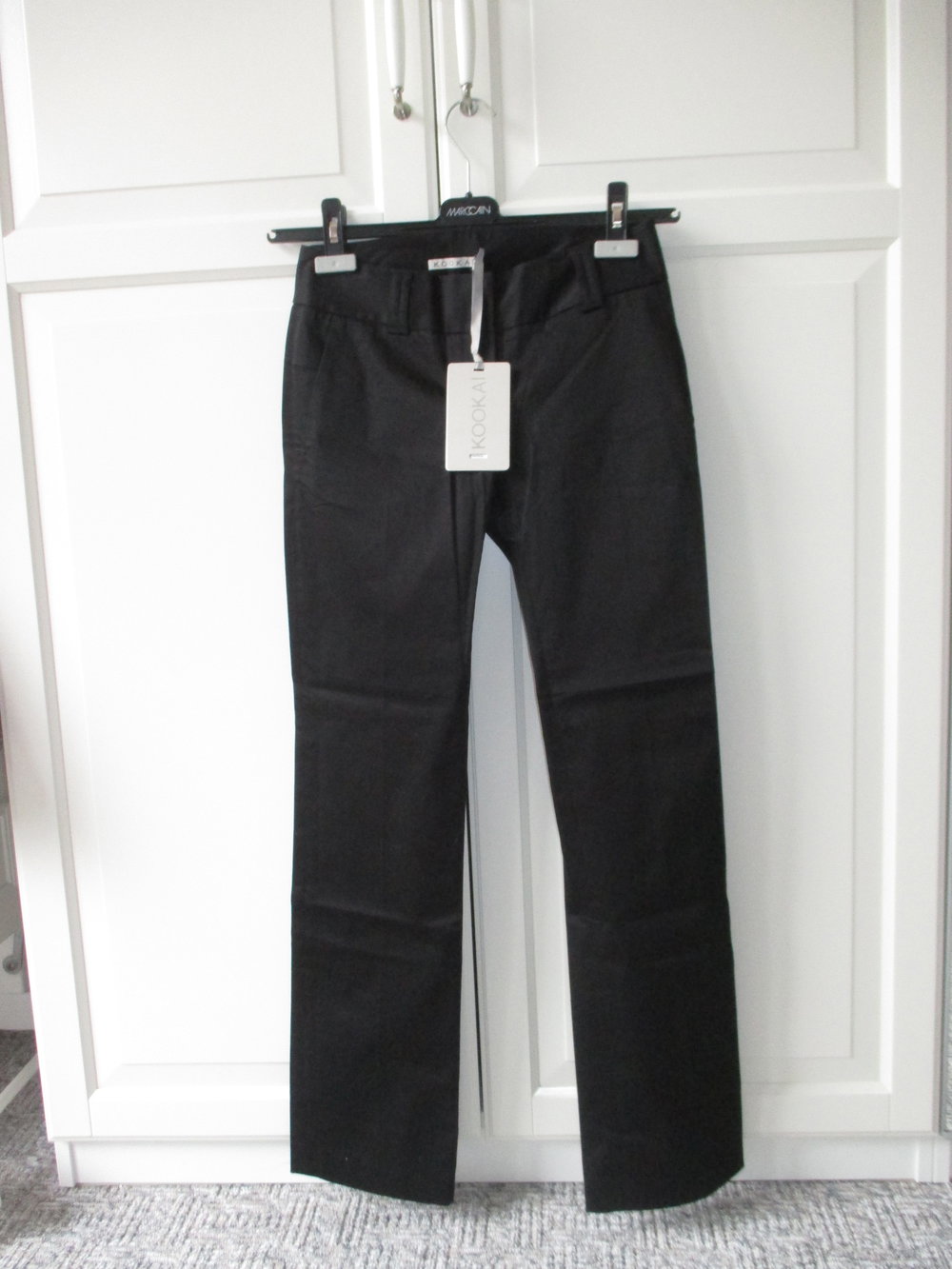 Kookai Paris, edle schwarze Chino, Anzughose, Neu mit Etikett, Gr. 34, NP 79 €