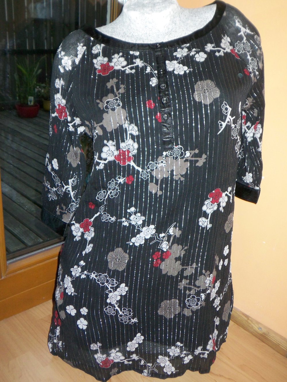 Bluse Tunika schwarz Muster 100% Seide Gr 40 neu