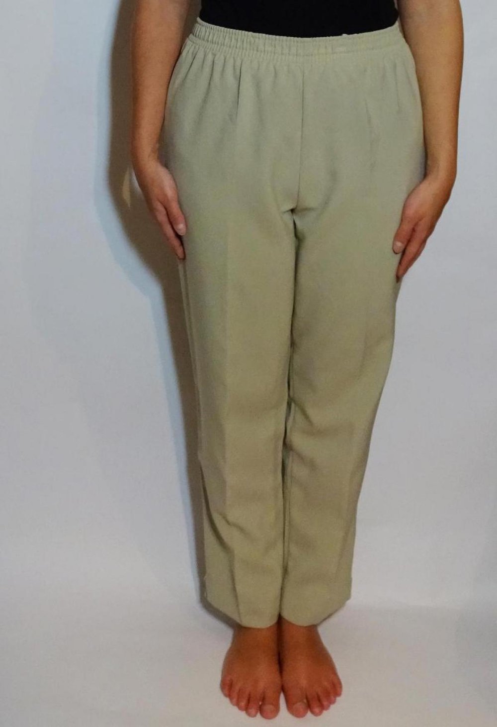 Beige Hose schlicht Basic Kurzgröße 22 Gr. 42/44 Gr. 42