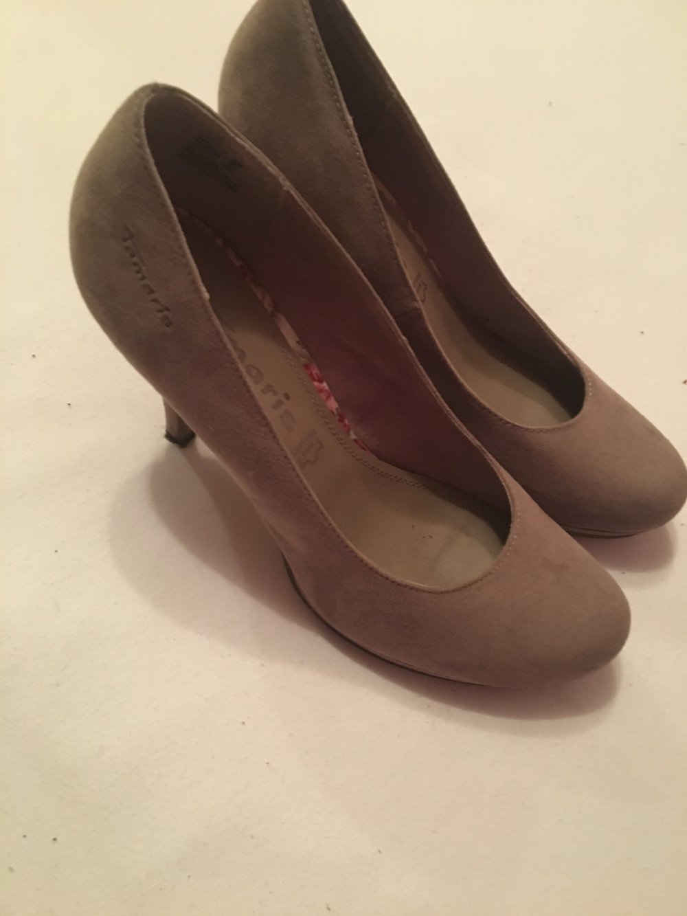 Cremefarbene Pumps Tamaris