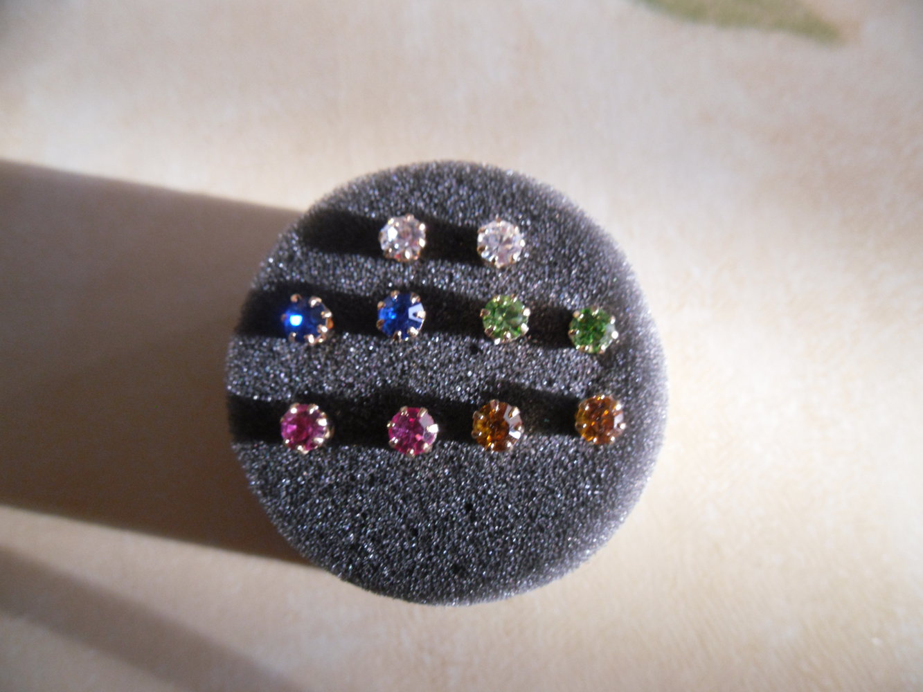 5 Paar goldene Ohrstecker