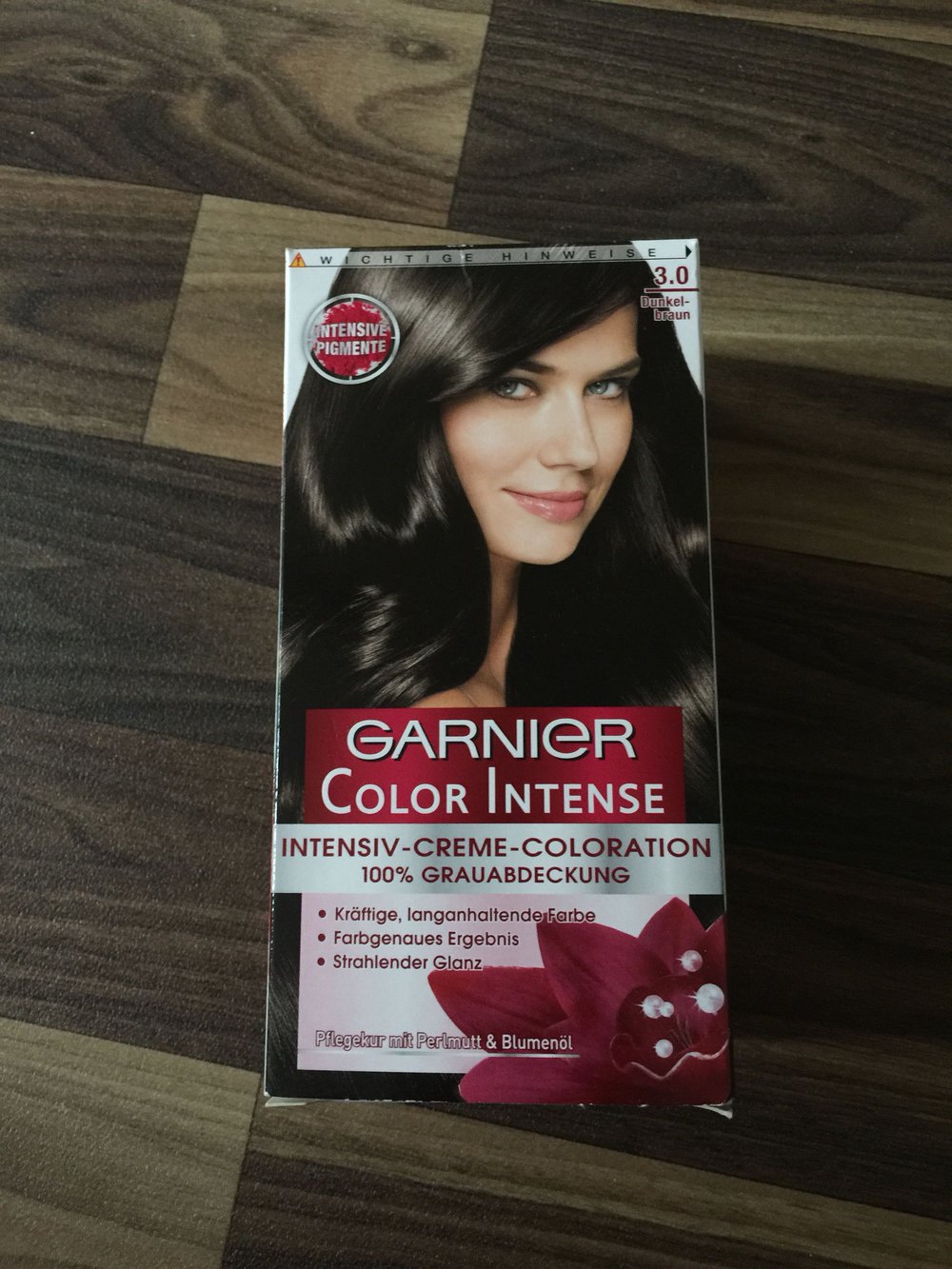 Neue Haarfarbe Dunkelbraun 