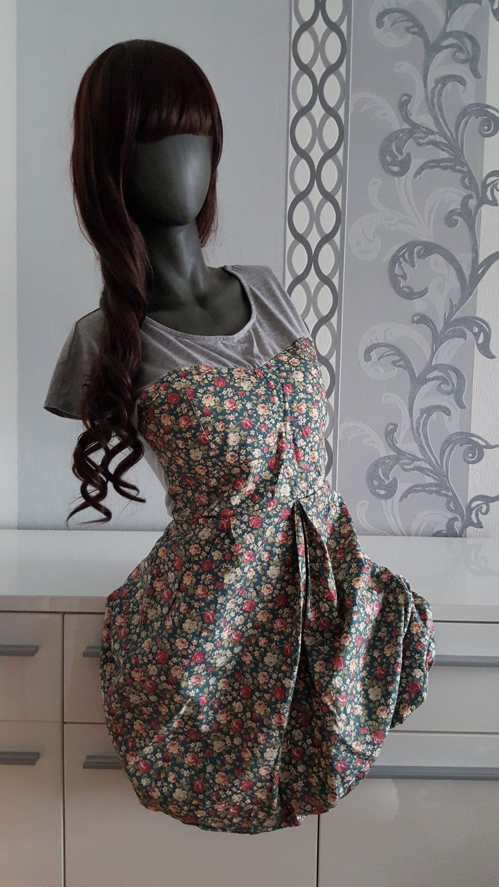 Blumiges Blumen Kleid mit 2-in-1 Look L 40 dehnbar