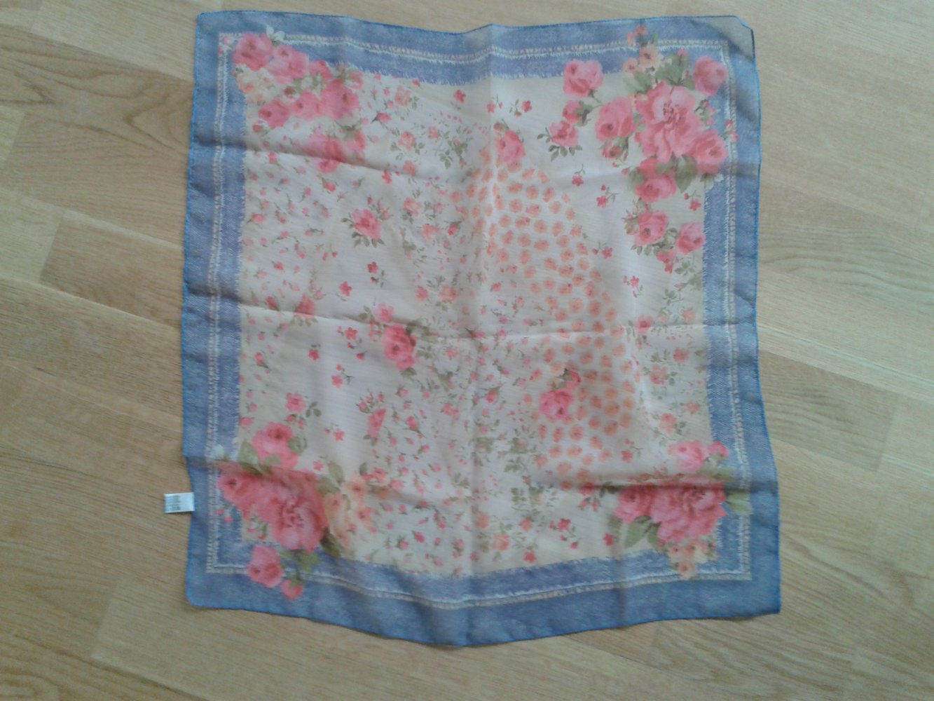 Halstuch Blumen hell