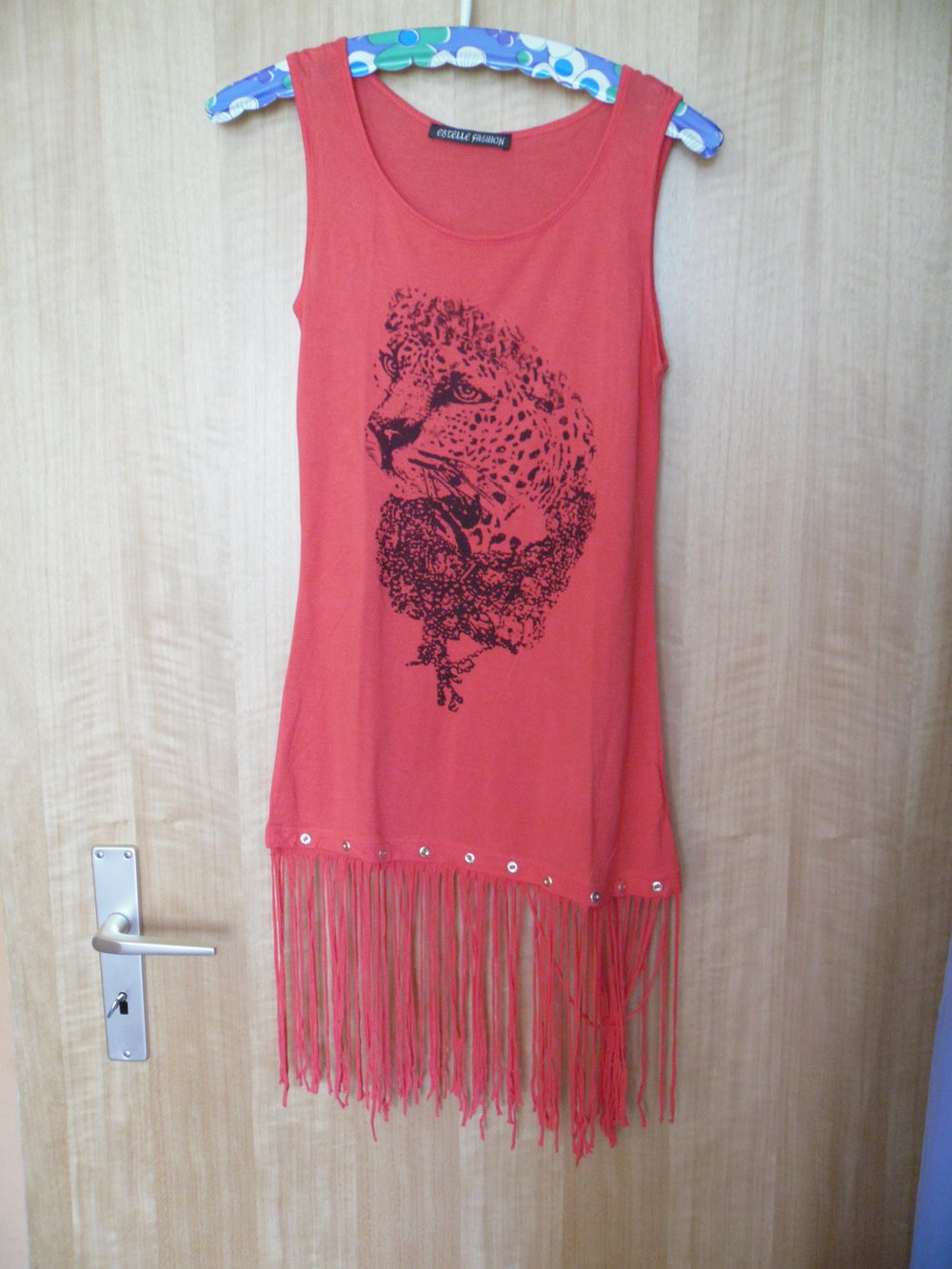 Neonorangenes Top mit Leopard