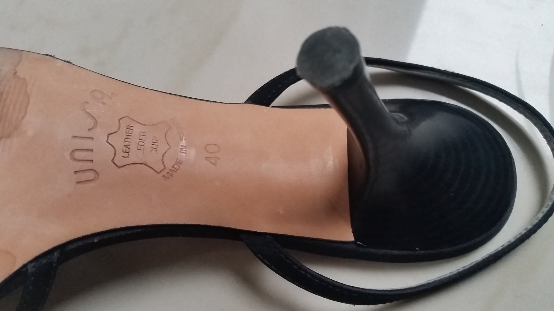 UNISA filigrane Sandalette Slingbacks Riemchen Gr.40 schwarz Satin Schmucksteine