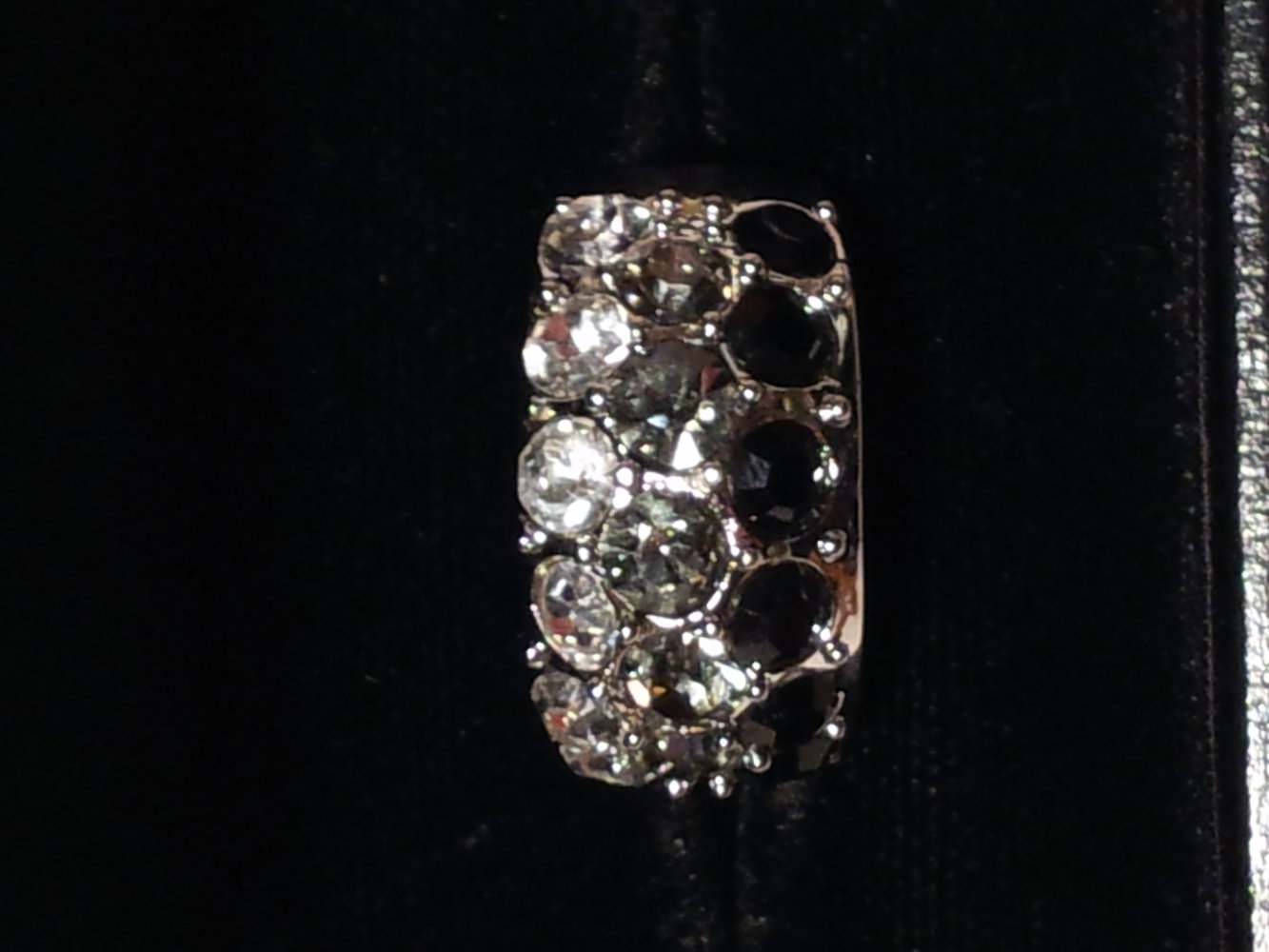 Ring mit schwarzen Steinen, Strass, kristall, schwarzer Stein, Silber
