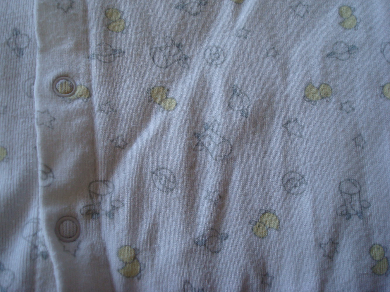 2 Schlafanzüge neutral, Einteiler mit Füßen Gr. 62/68