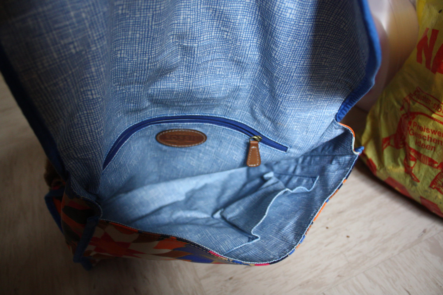 Fossil Tasche bunt muster grafik blume