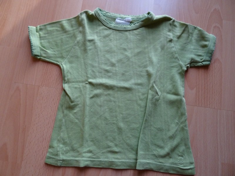 Grünes T - Shirt Gr. 116