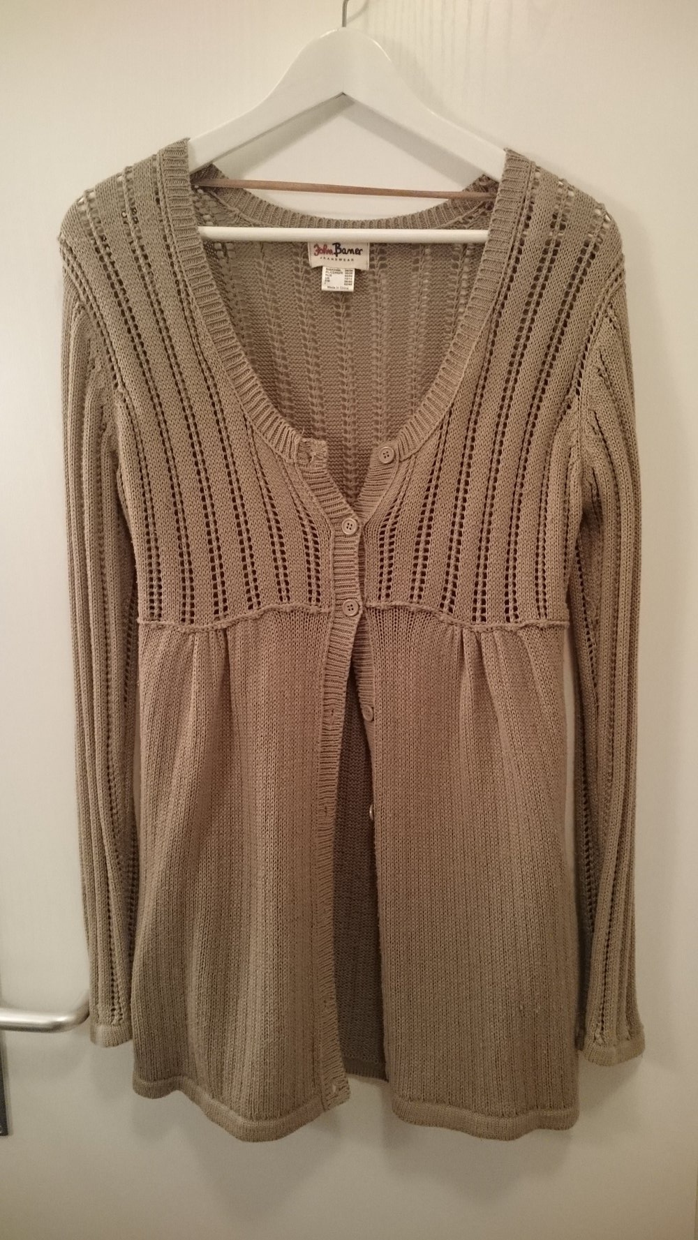 Braun-Khaki farbenes Jäckchen