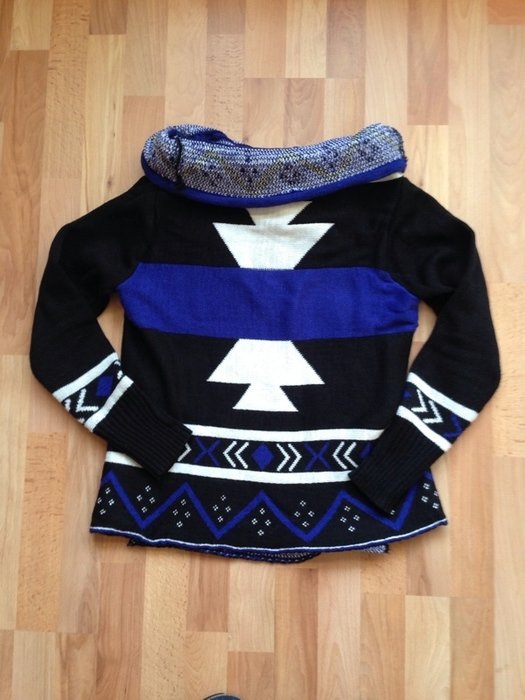 Azteken Cardigan Wasserfall Schal Kragen blau weiß schwarz Aztec