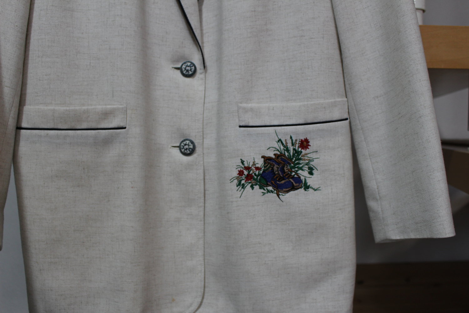 353. Retro-Trachtenblazer, Gr. 40, Farbe - wollweiß/sand