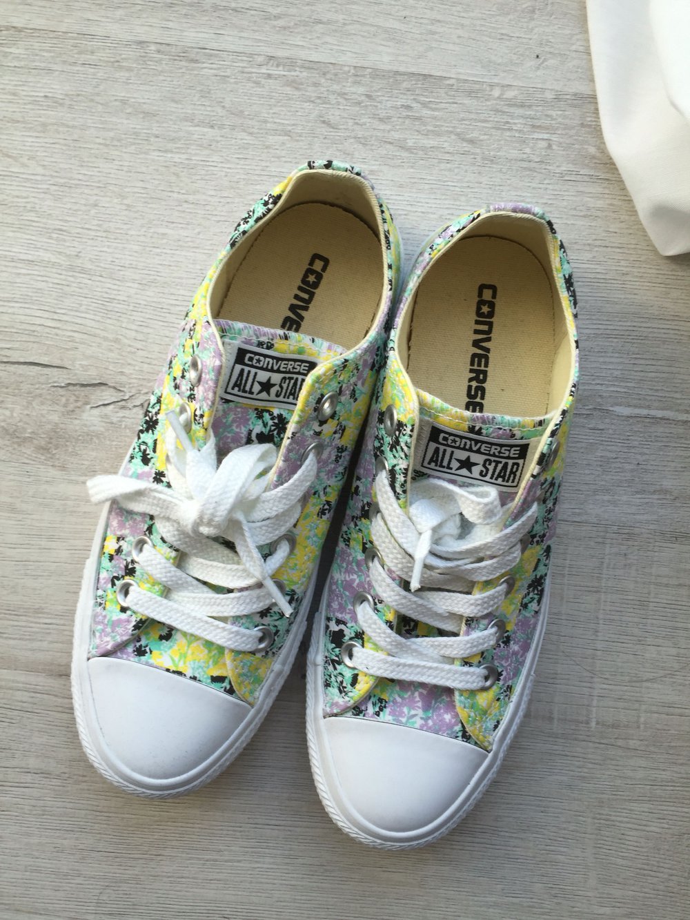 Converse all Star Chucks mit Blumenmuster 37,5