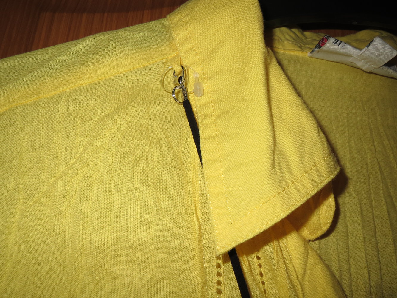 Bluse mit Kette, Gr.42/M, gelb