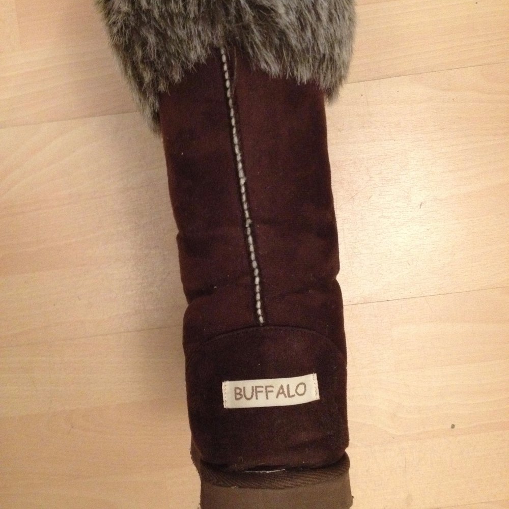 Fellstiefel / Boots von Buffalo in Größe 39