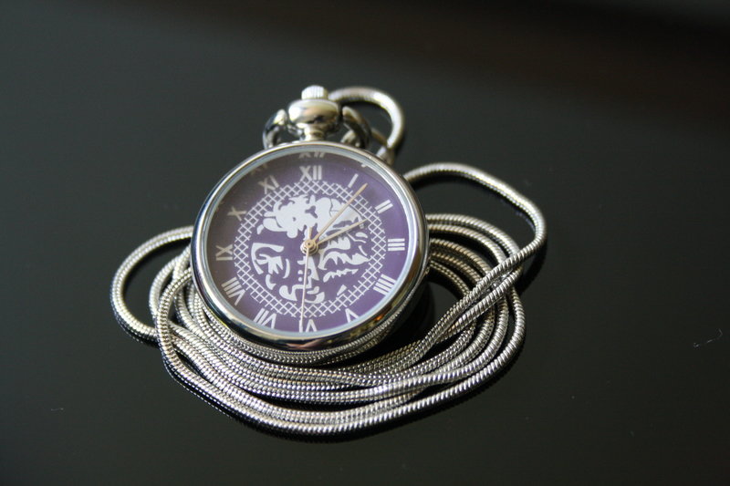 Kette mit Uhr-Anhänger