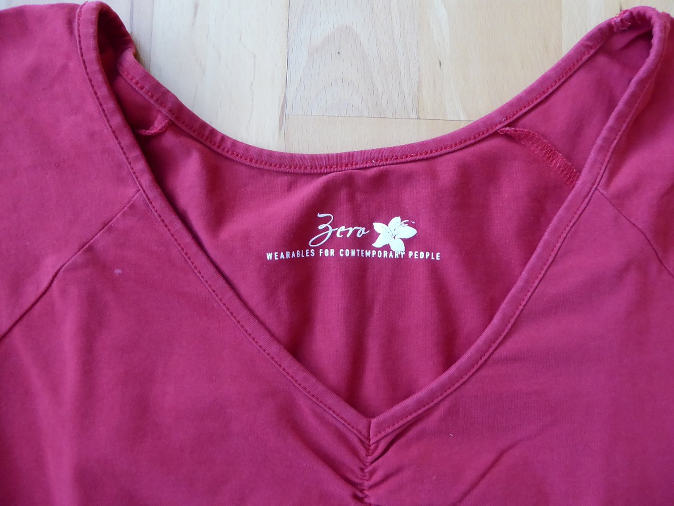 Rotes T-Shirt von Zero