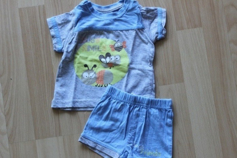 Süßes Jungen Set kurz