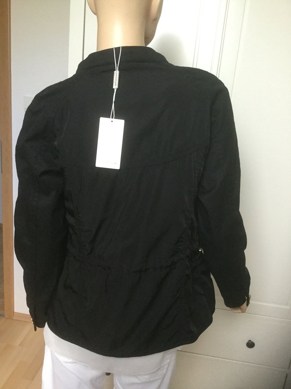 Jacke mit Kapuze Gr.M 36/38/40 schwarz Gold NEU mit Etikett