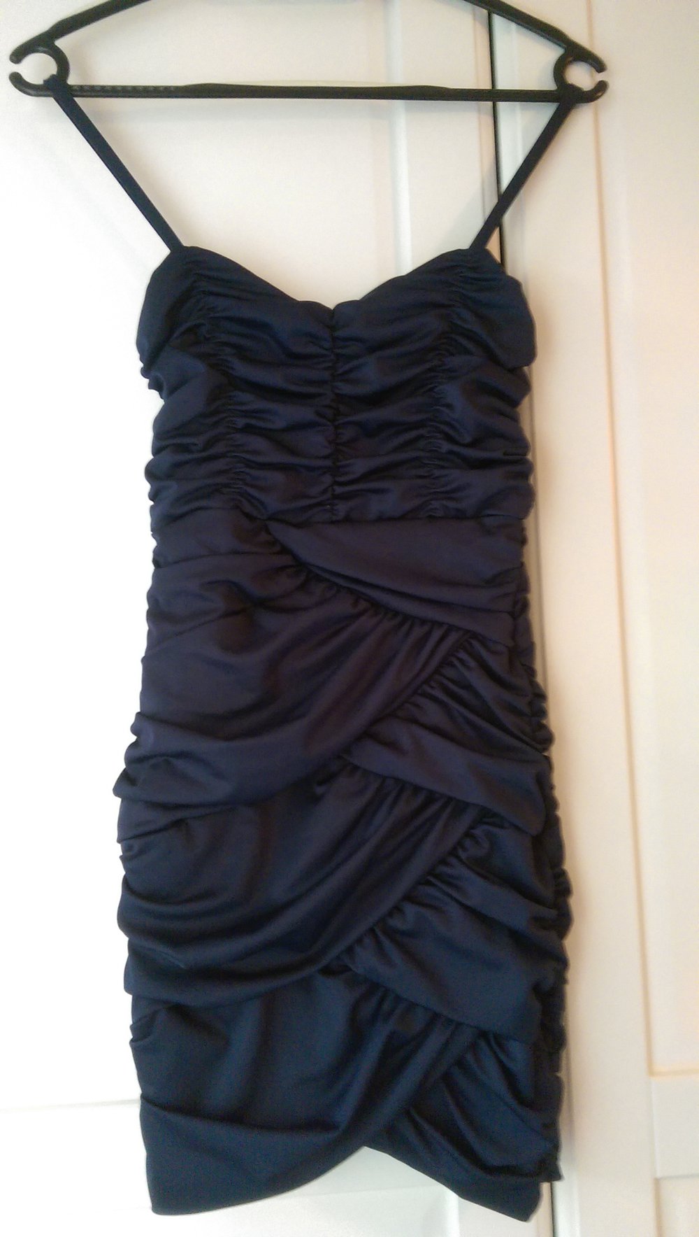 Dunkel blaues Minikleid v. H&M