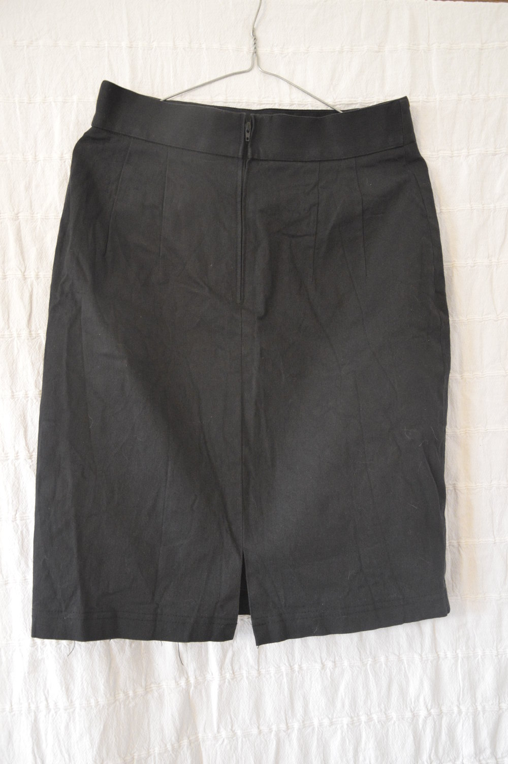 knielanger schwarzer Rock