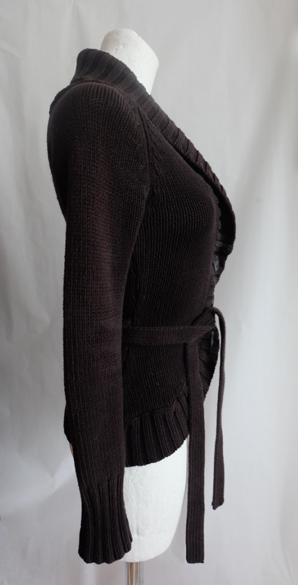 Strickjacke in einem Strick-Mix, abgerundeter Saum Cardigan mit Schalkragen, Bindegürtel, schwarz