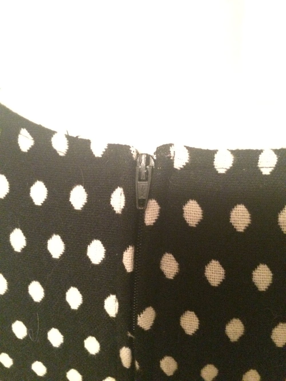 gepunktetes Kleid Punkte schwarz weiß Größe S Schleife