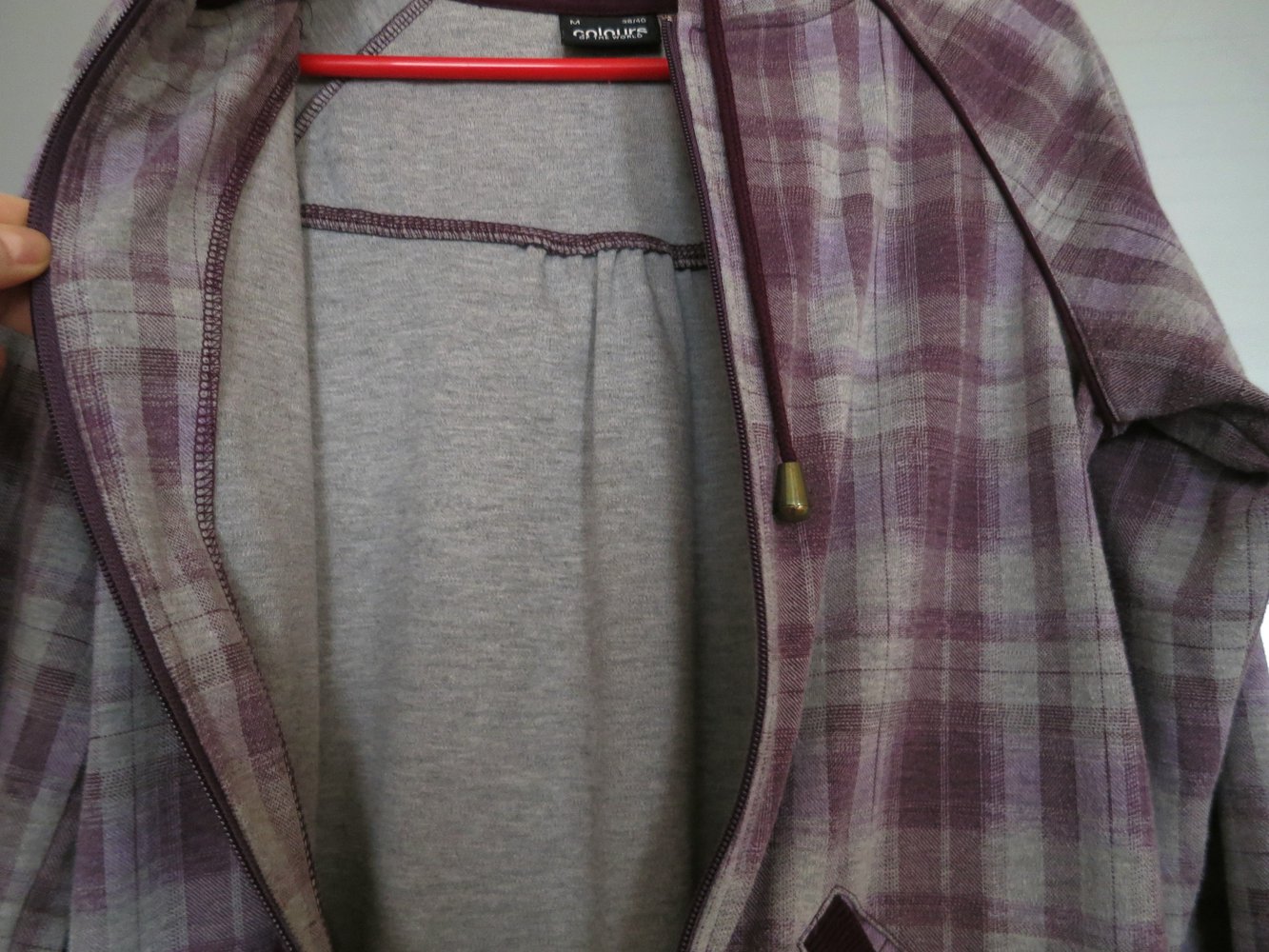 Karierte Kapuzen-Jacke in grau-lila