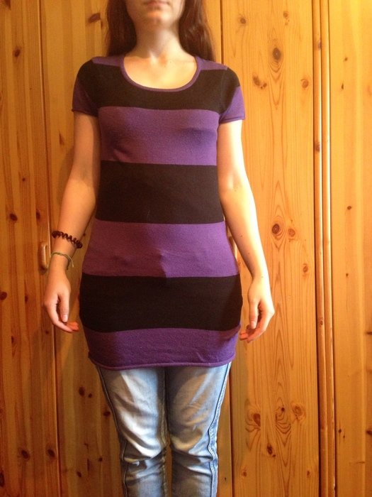 Lila-schwarz-gestreiftes Longshirt / Kleid