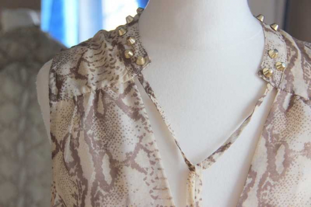 Schlangen/Nieten Bluse 