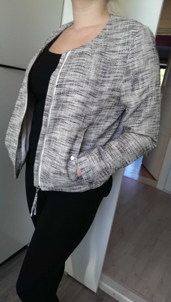 H&M Jacke in grau/weiß Optik! 